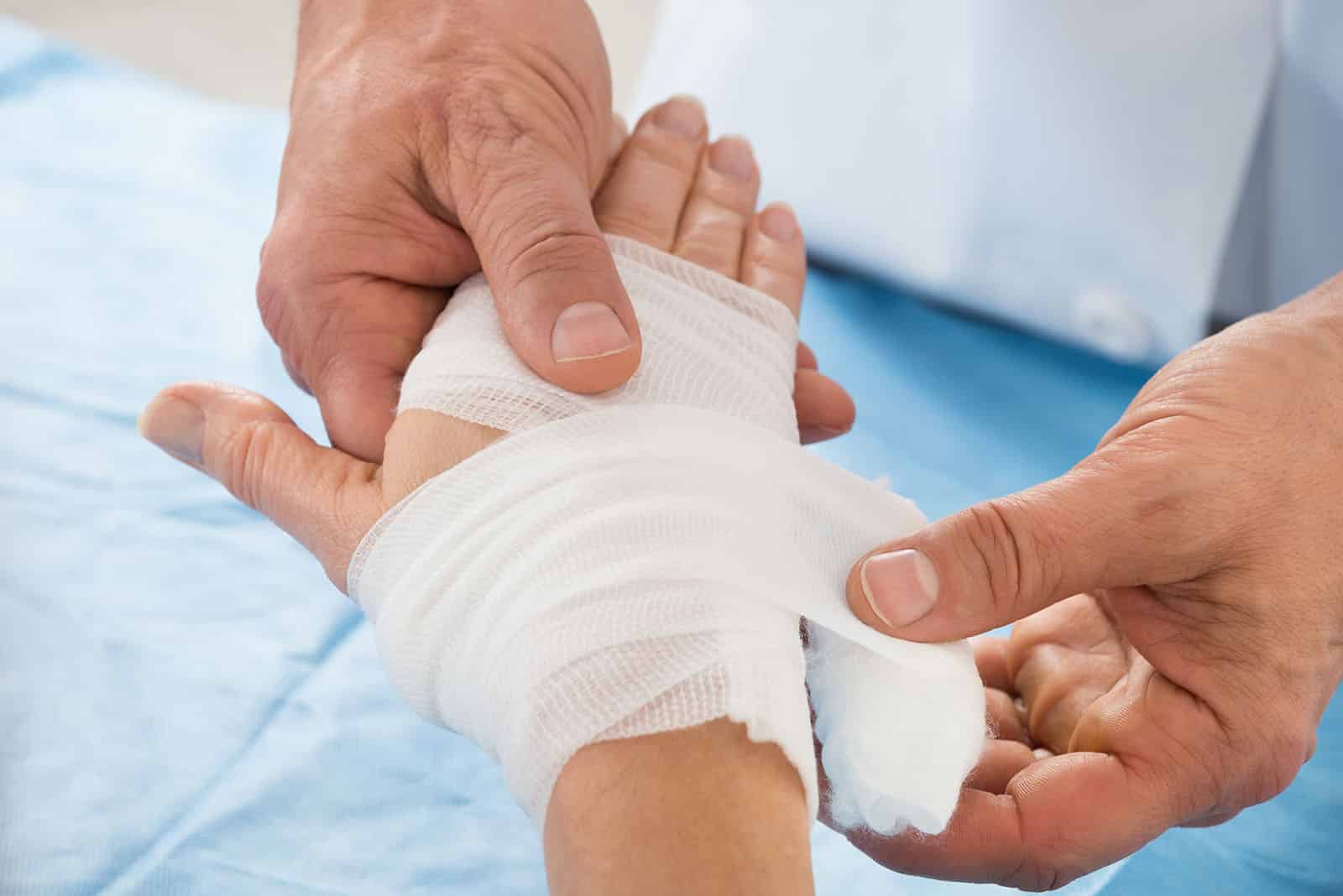 Plaies et cicatrisation : nos formations infirmiers - Pôle Formation Santé