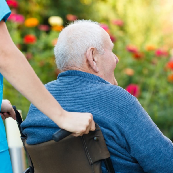 Soins post-opératoires et RAAC : rôle infirmier, surveillance et suivi à domicile – Mixte